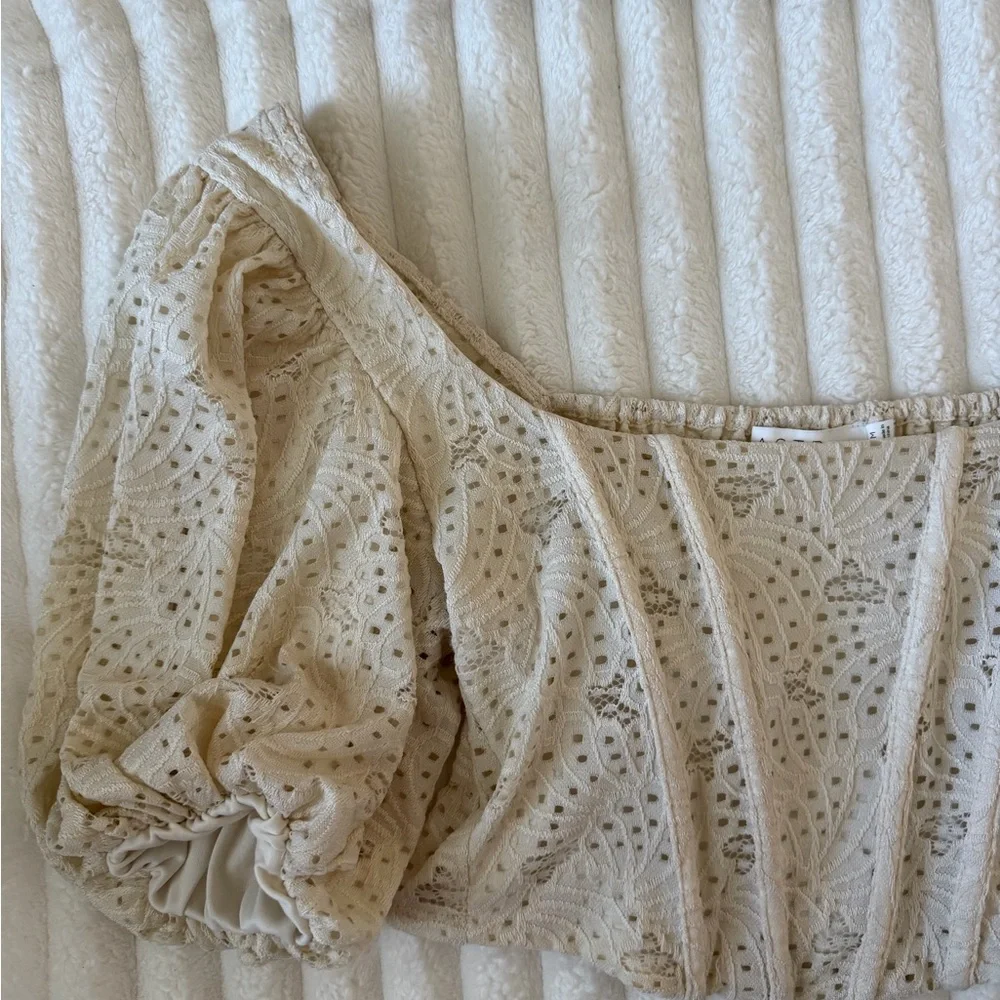 ASTR The Label Cream Lace Puff Sleeve Blouse